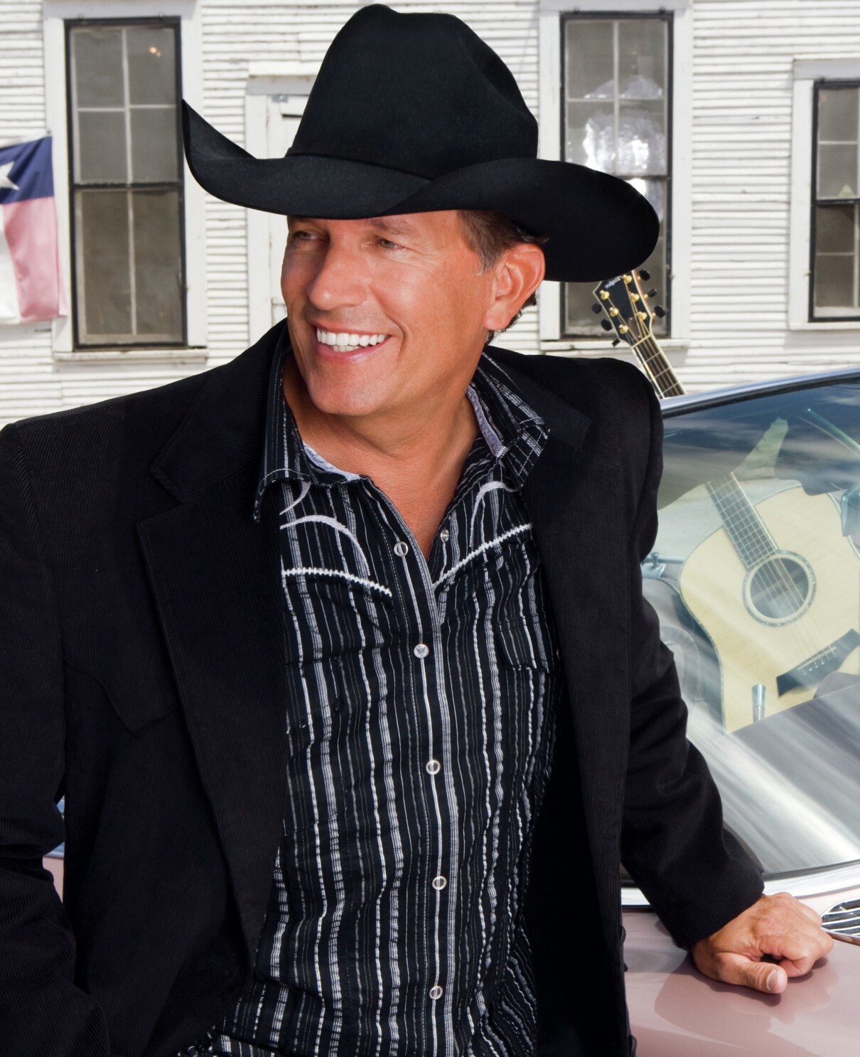 GEORGE STRAIT That s a real cowboy on stage Grand Forks Herald